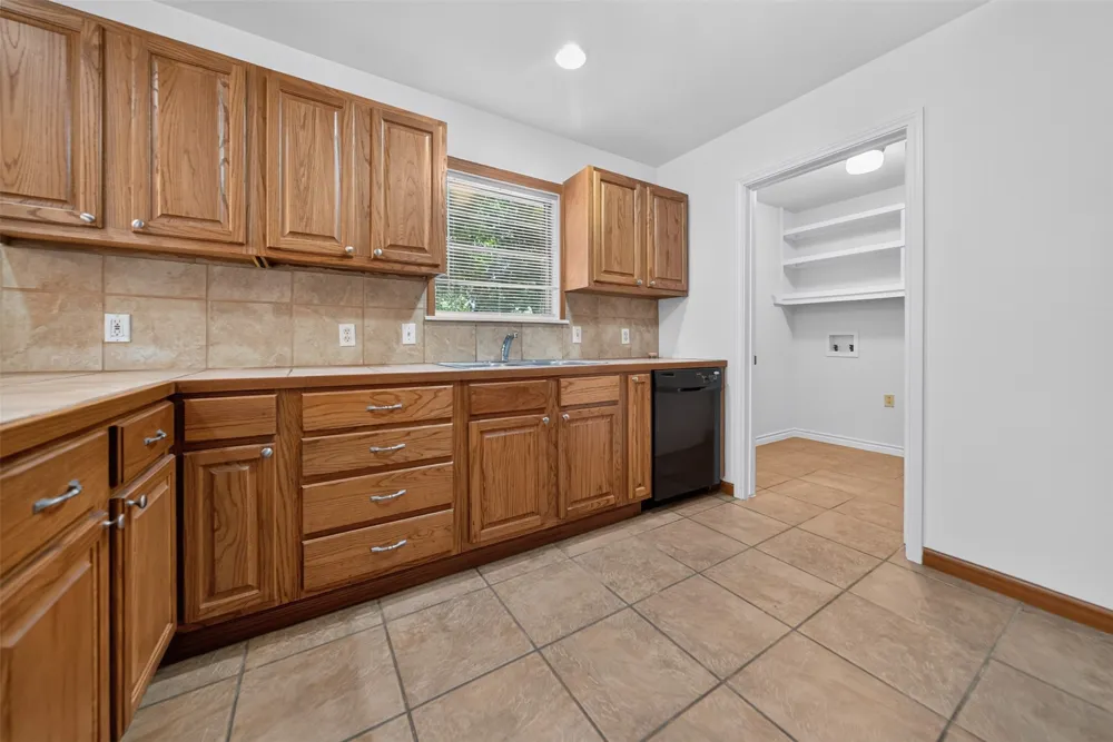 3041 Lakewood Drive Tyler, TX 75702