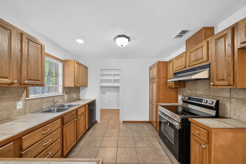 3041 Lakewood Drive Tyler, TX 75702