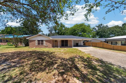 3041 Lakewood Drive