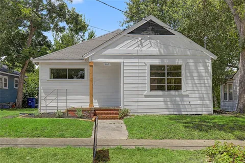 632 University Avenue
