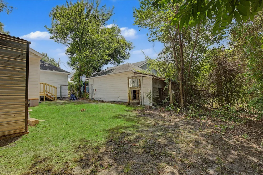 632 University Avenue Huntsville, TX 77320