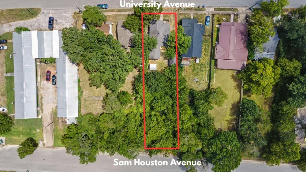 632 University Avenue Huntsville, TX 77320