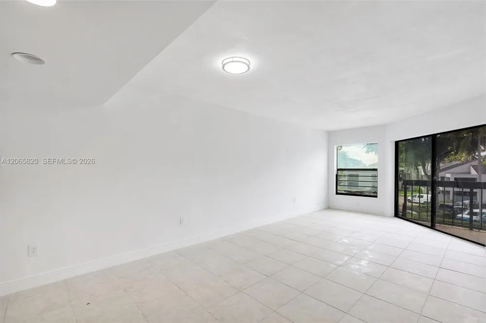 13255 SW 88th Ln #302-CS Miami, FL 33186