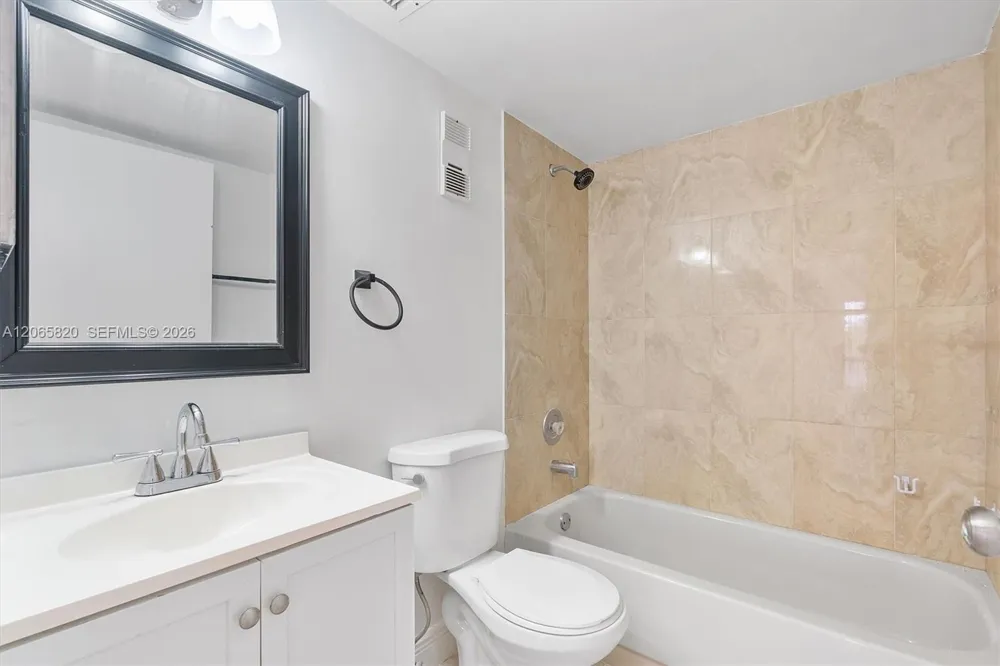 13255 SW 88th Ln #302-CS Miami, FL 33186