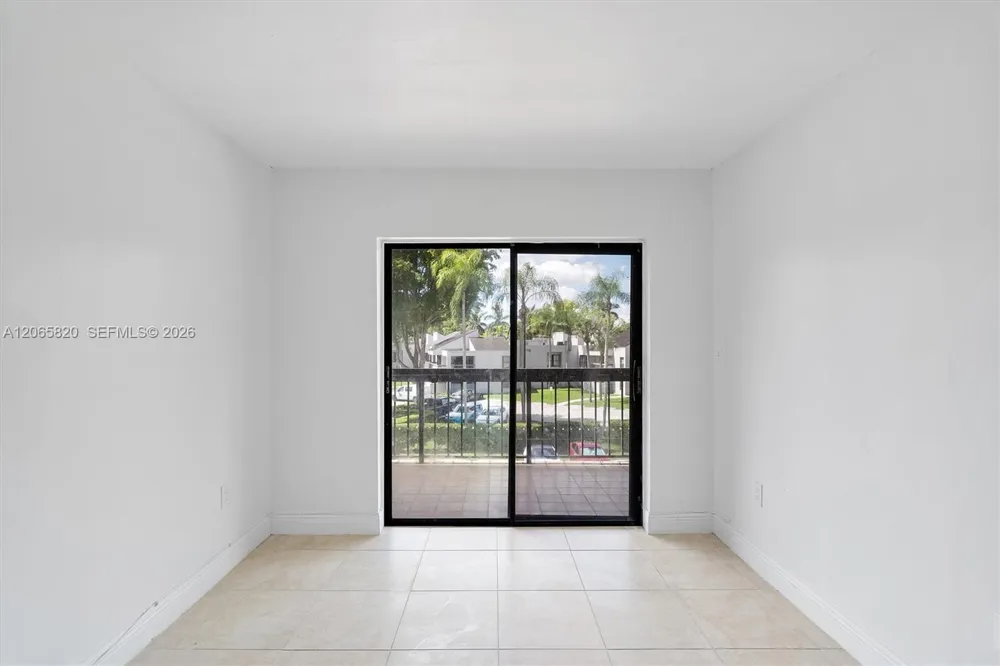 13255 SW 88th Ln #302-CS Miami, FL 33186