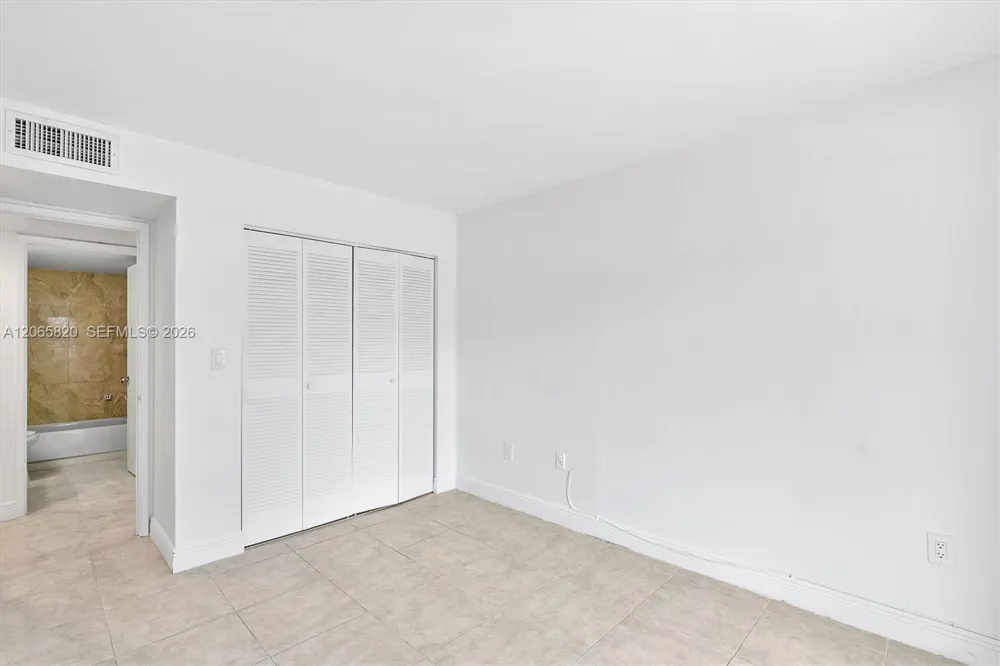 13255 SW 88th Ln #302-CS Miami, FL 33186