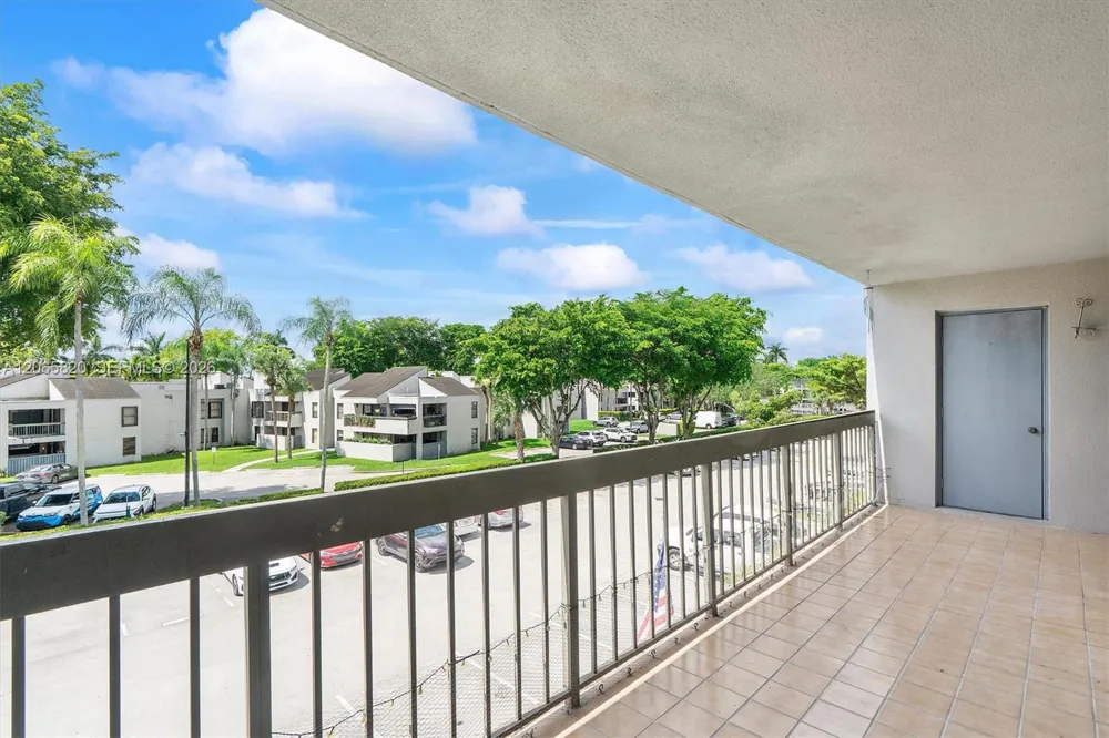 13255 SW 88th Ln #302-CS Miami, FL 33186