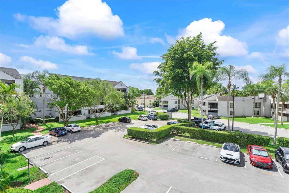 13255 SW 88th Ln #302-CS Miami, FL 33186