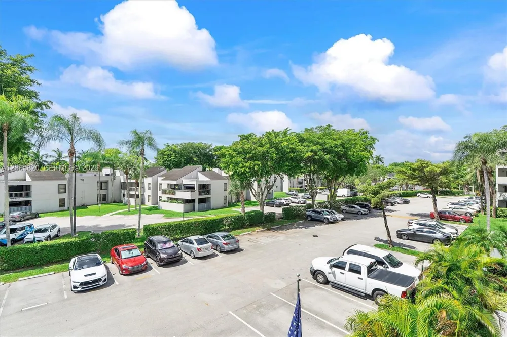 13255 SW 88th Ln #302-CS Miami, FL 33186