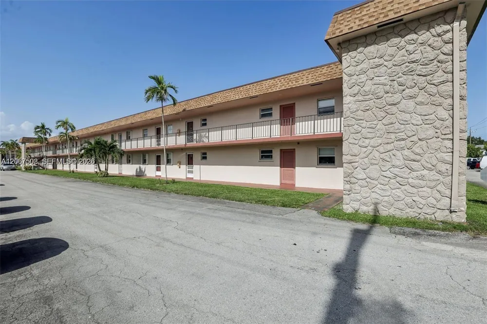 200 Bonnie Blvd #139 Palm Springs, FL 33461