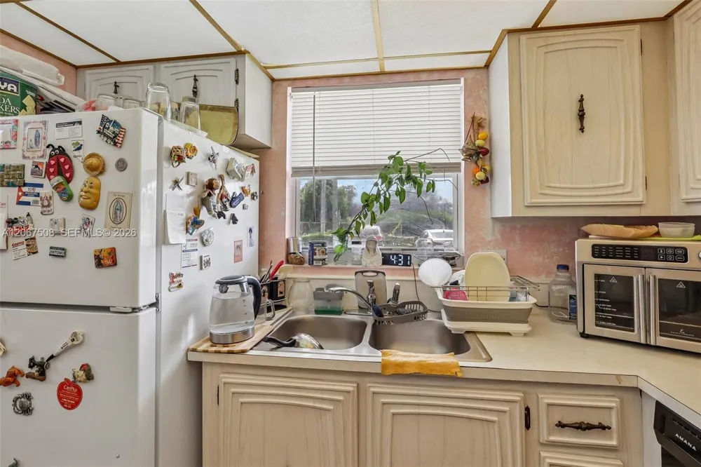 200 Bonnie Blvd #139 Palm Springs, FL 33461
