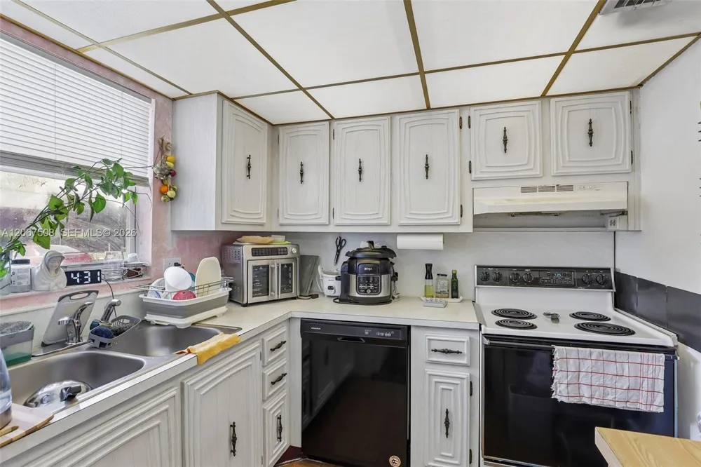 200 Bonnie Blvd #139 Palm Springs, FL 33461