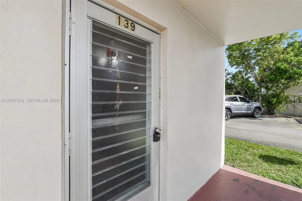 200 Bonnie Blvd #139 Palm Springs, FL 33461