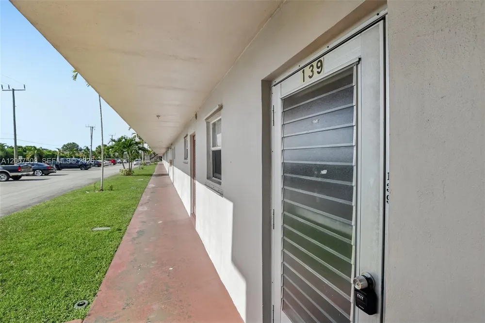 200 Bonnie Blvd #139 Palm Springs, FL 33461