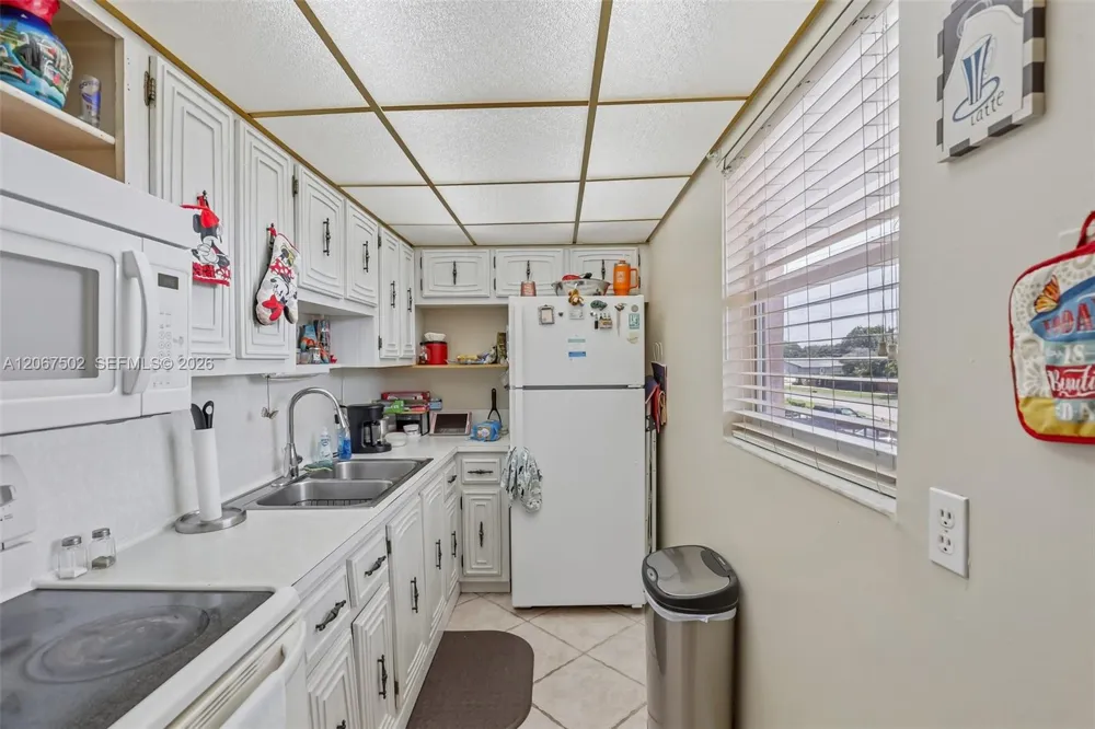 200 Bonnie Blvd #128 Palm Springs, FL 33461