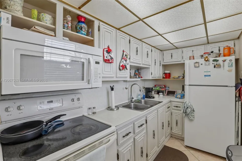 200 Bonnie Blvd #128 Palm Springs, FL 33461