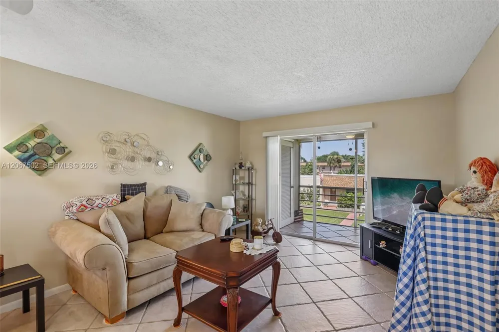 200 Bonnie Blvd #128 Palm Springs, FL 33461