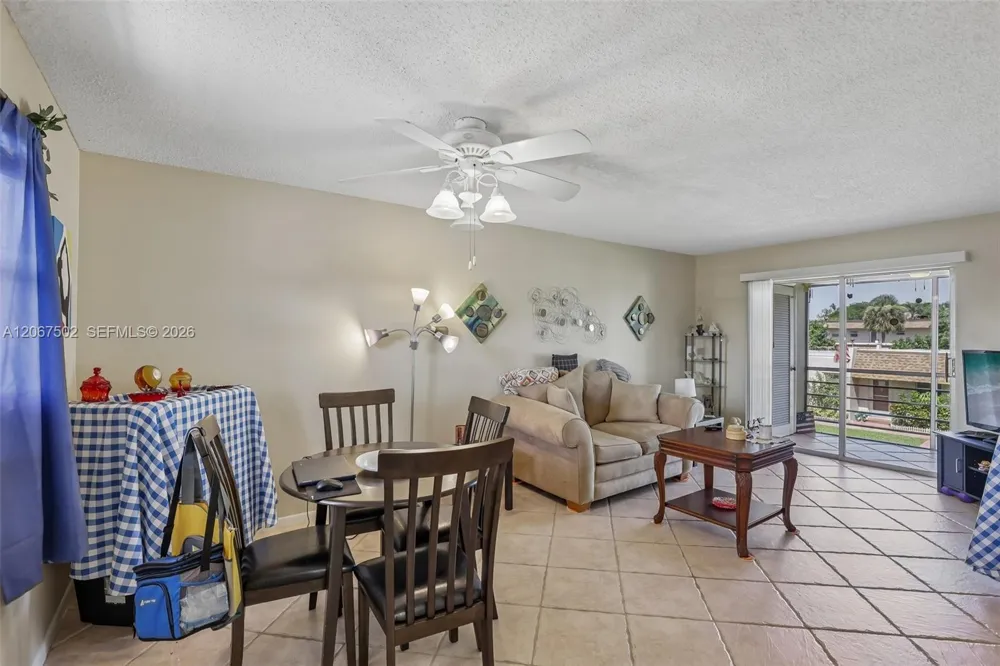 200 Bonnie Blvd #128 Palm Springs, FL 33461