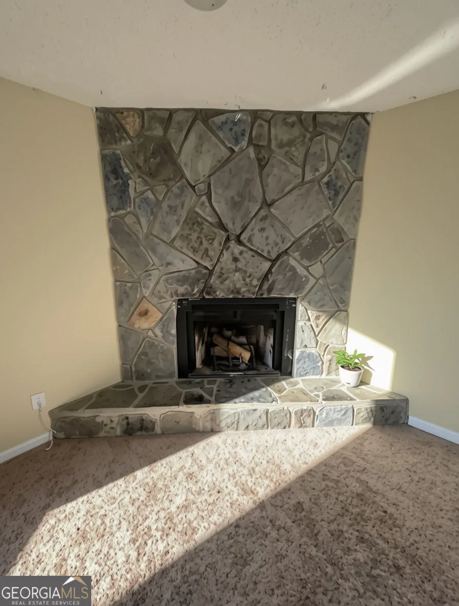 976 Worcester PL NW Lilburn, GA 30047
