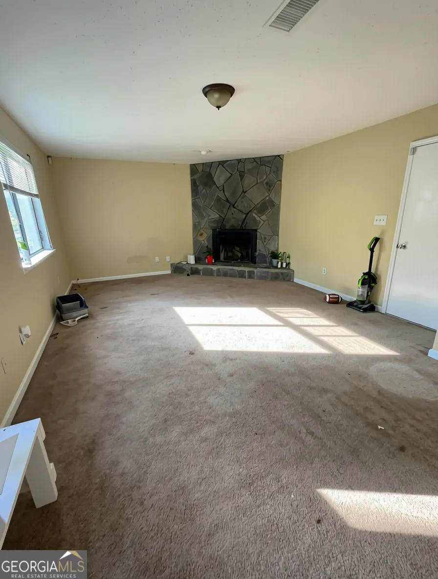976 Worcester PL NW Lilburn, GA 30047