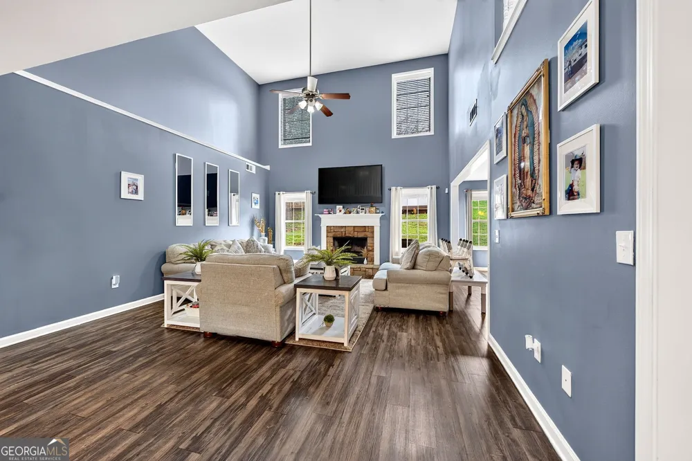 1811 Alberta LN Winder, GA 30680