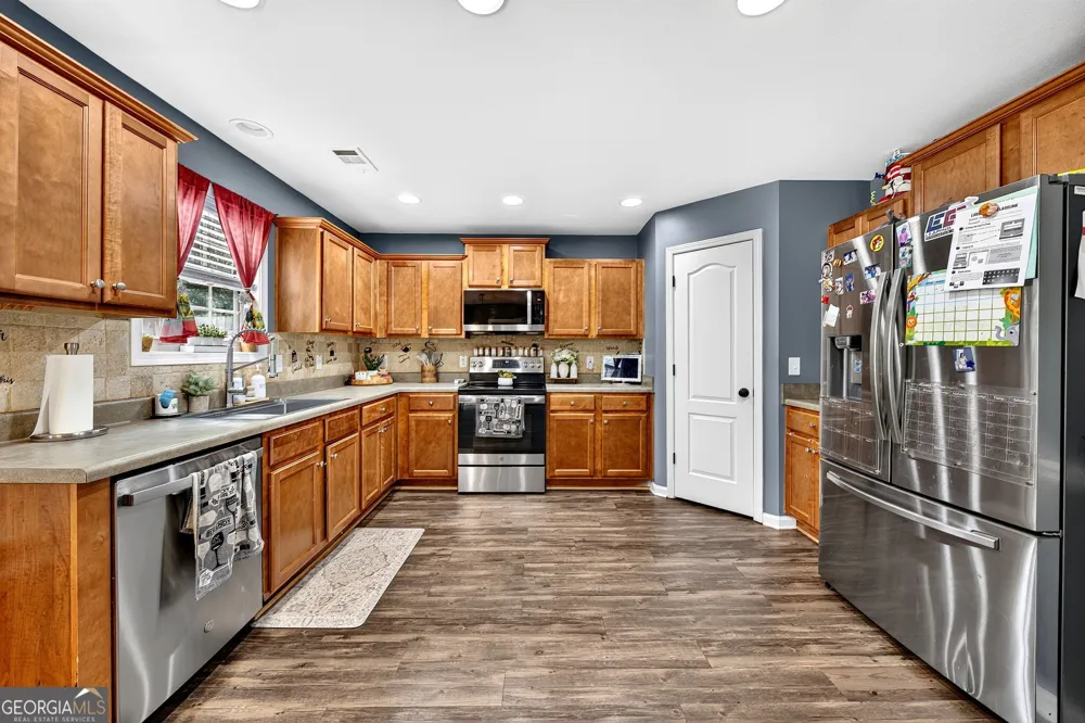 1811 Alberta LN Winder, GA 30680
