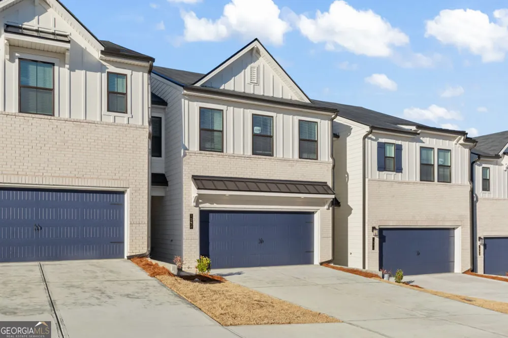 967 Sutherland LN Lawrenceville, GA 30043
