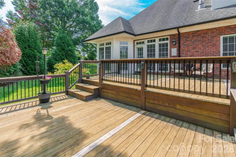 4711 Sherborne Drive Harrisburg, NC 28075