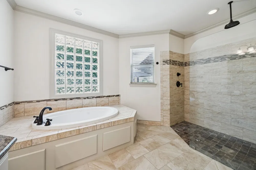 101 Beacon Court Mabank, TX 75143