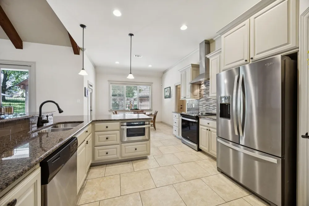 101 Beacon Court Mabank, TX 75143