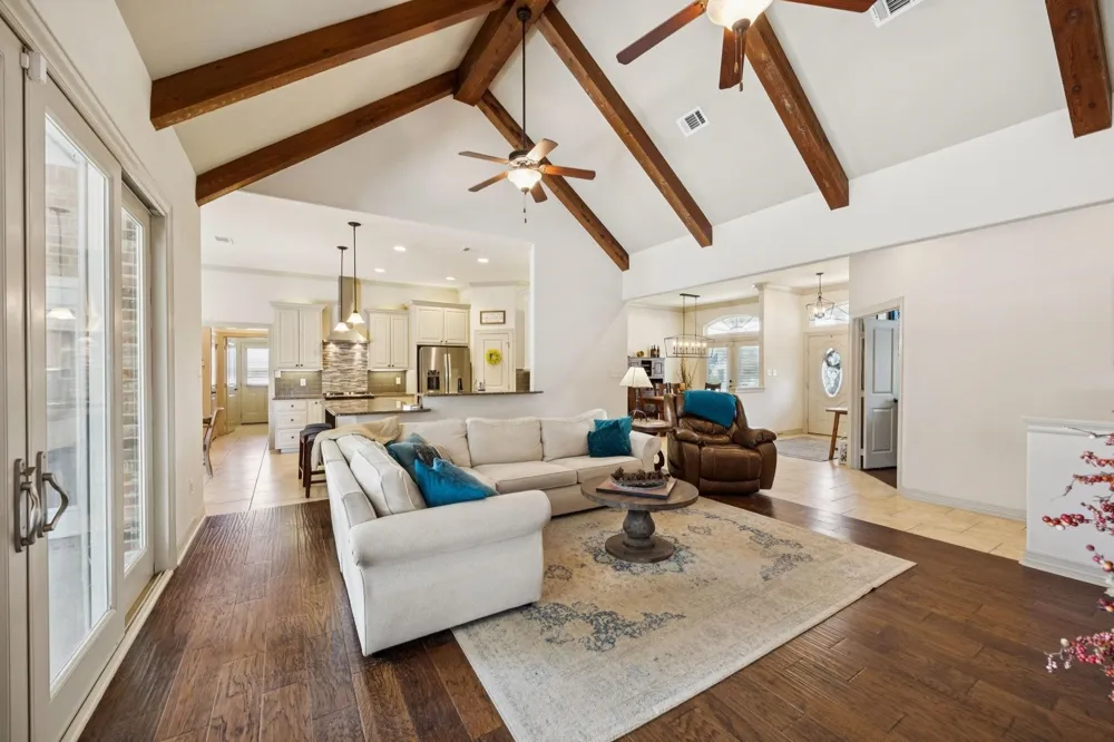 101 Beacon Court Mabank, TX 75143