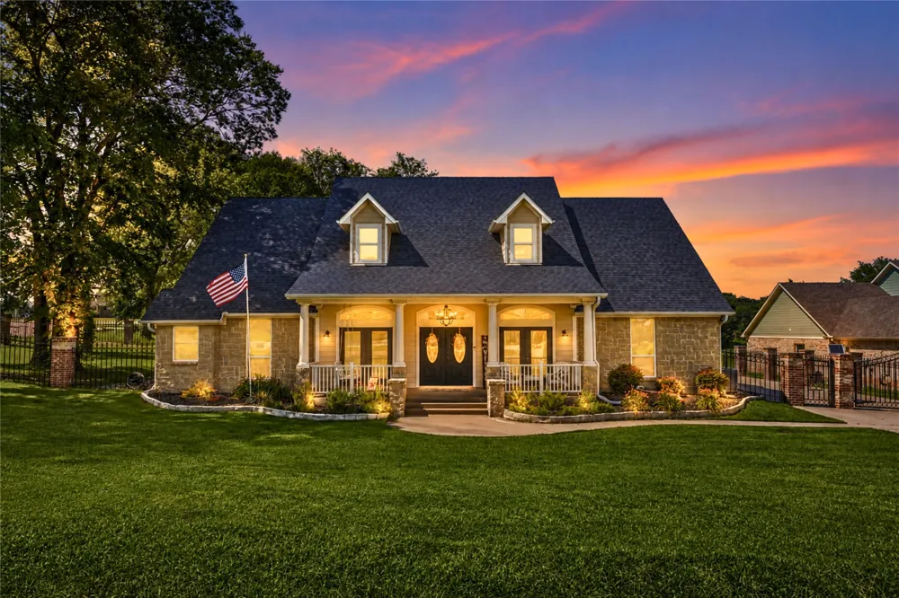 101 Beacon Court Mabank, TX 75143