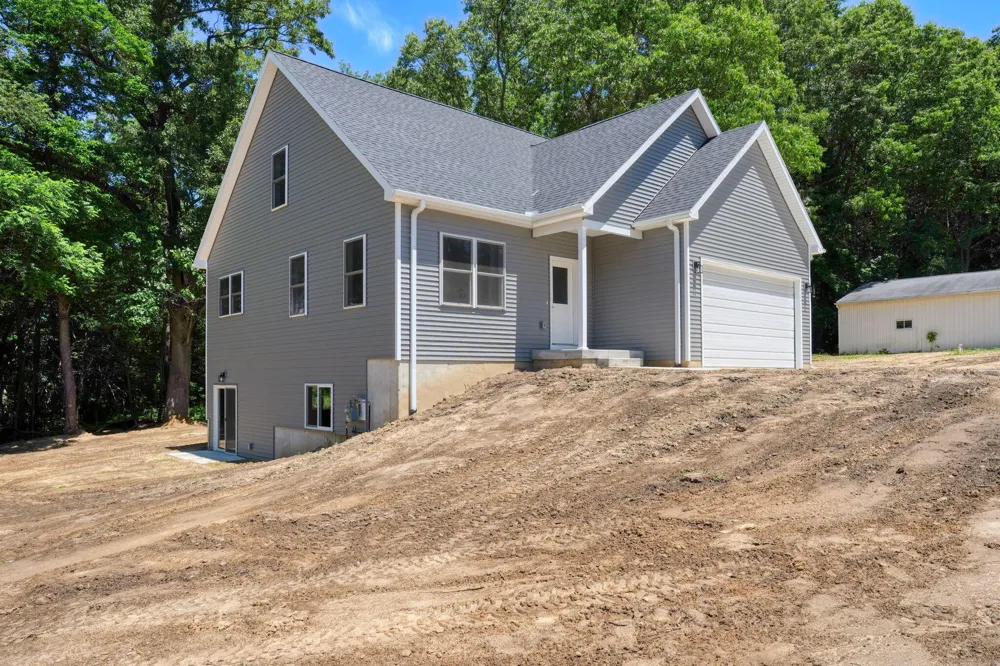 1823 Sutton Road Jackson, MI 49202