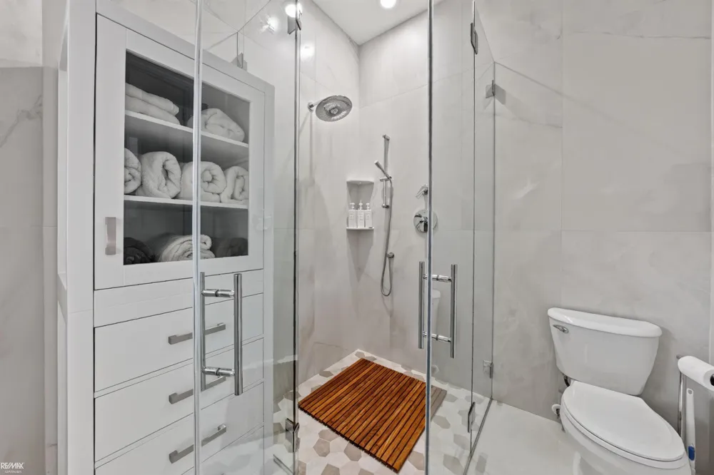 32857 N River Road Harrison Charter Township, MI 48045