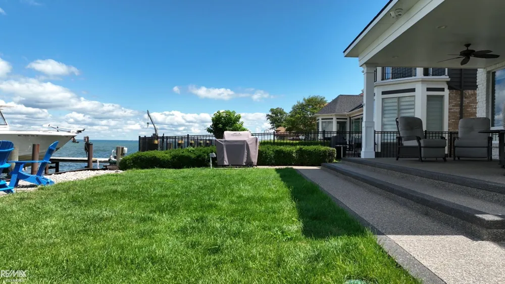 32857 N River Road Harrison Charter Township, MI 48045