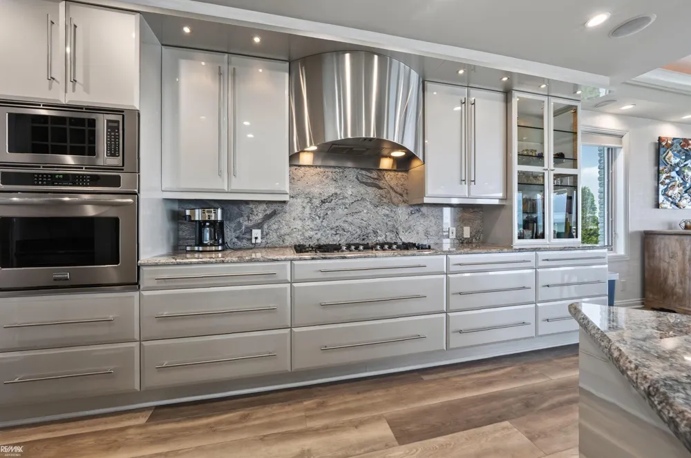 32857 N River Road Harrison Charter Township, MI 48045