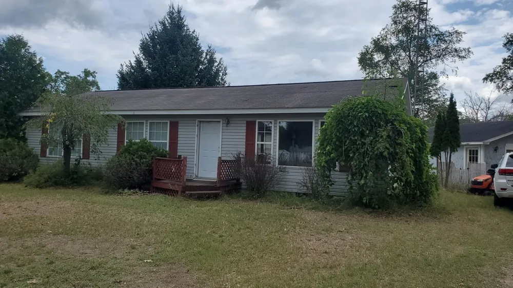 13322 Fifth Avenue Middle Branch Township, MI 49665