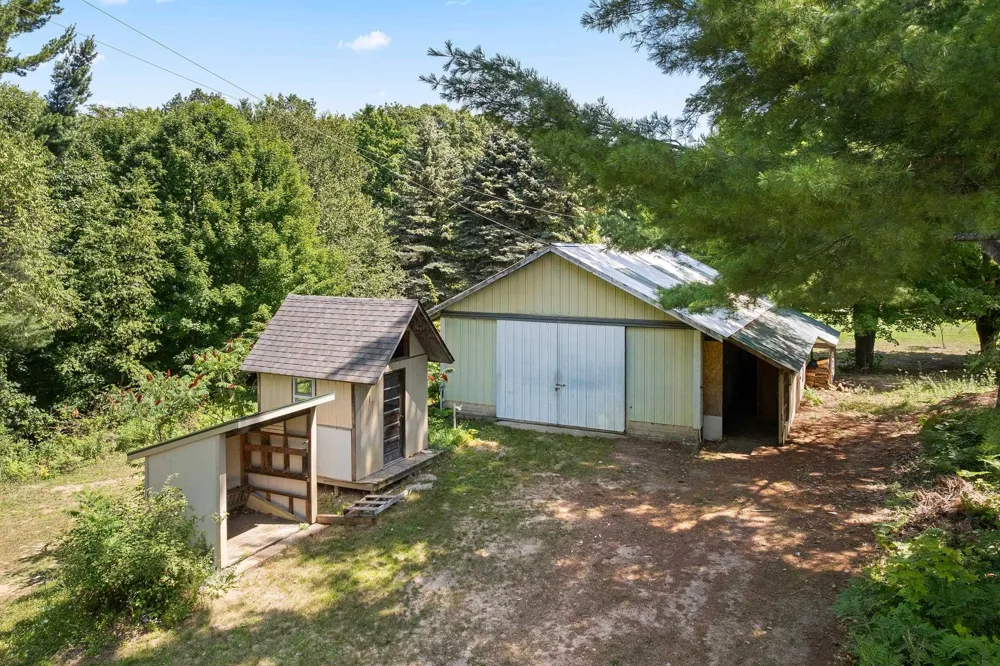 9168 North Long Lake Road Long Lake Township, MI 49685