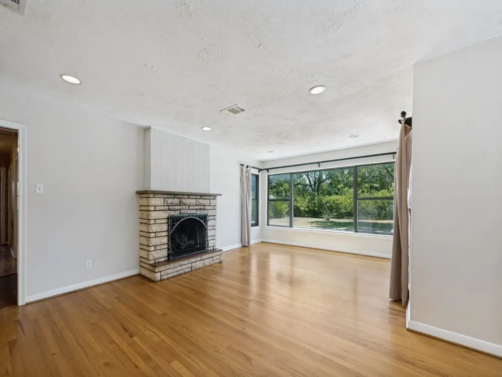 7040 Brooks Avenue Richland Hills, TX 76118
