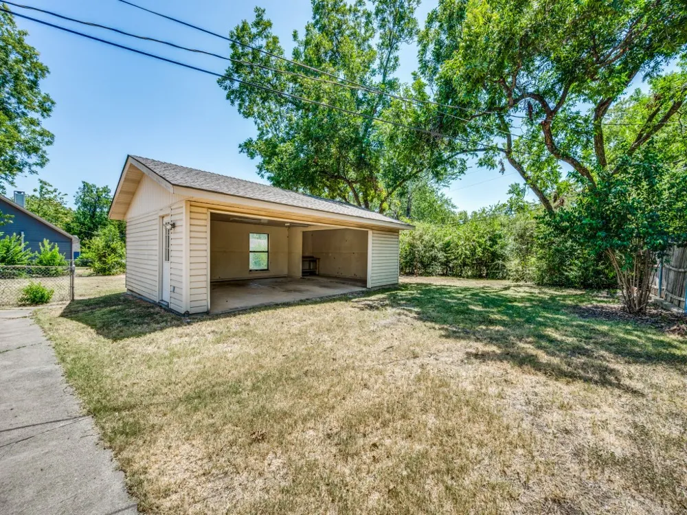 7040 Brooks Avenue Richland Hills, TX 76118
