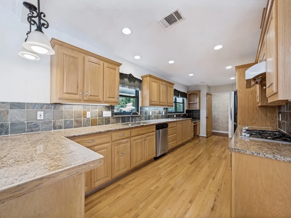 7040 Brooks Avenue Richland Hills, TX 76118