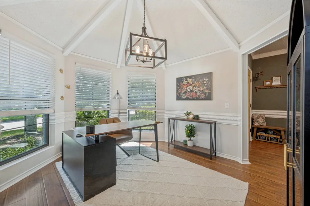 700 Reese Lane Hurst, TX 76054