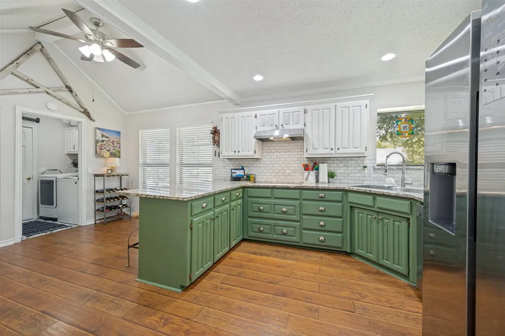 700 Reese Lane Hurst, TX 76054