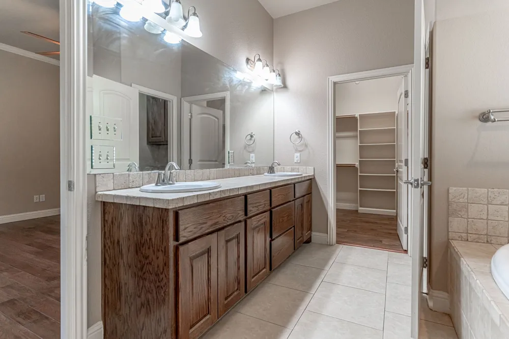 1200 Chaparral Lane Granbury, TX 76048