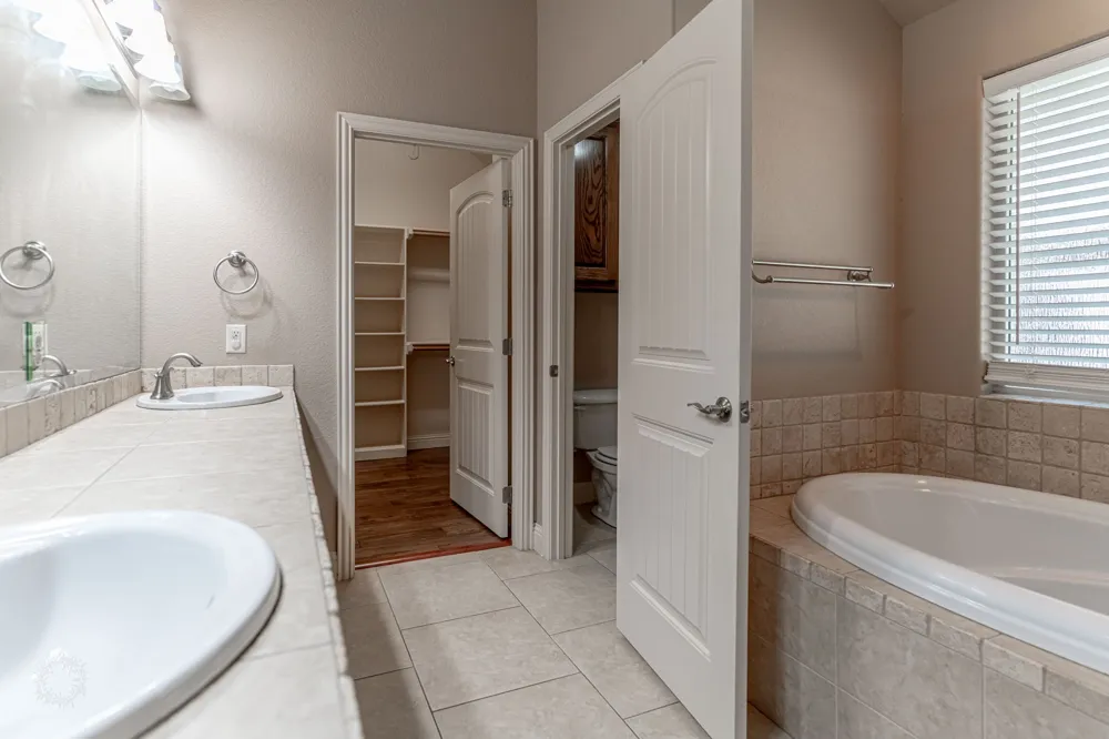 1200 Chaparral Lane Granbury, TX 76048