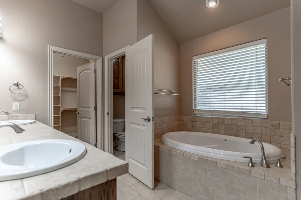1200 Chaparral Lane Granbury, TX 76048