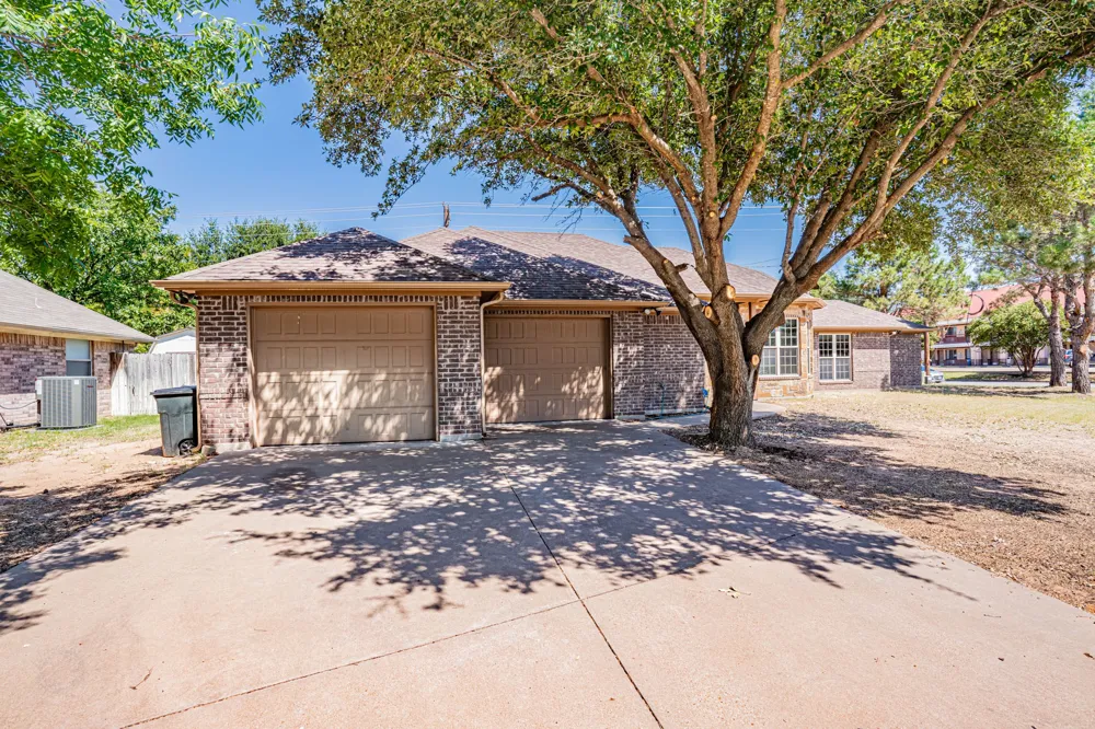 1200 Chaparral Lane Granbury, TX 76048