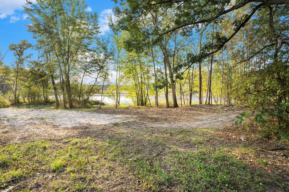 1570 Carr Road Muskegon, MI 49442