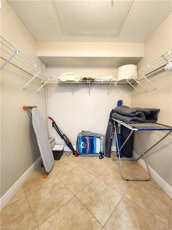 9640 Victoria Lane #305 Naples, FL 34109