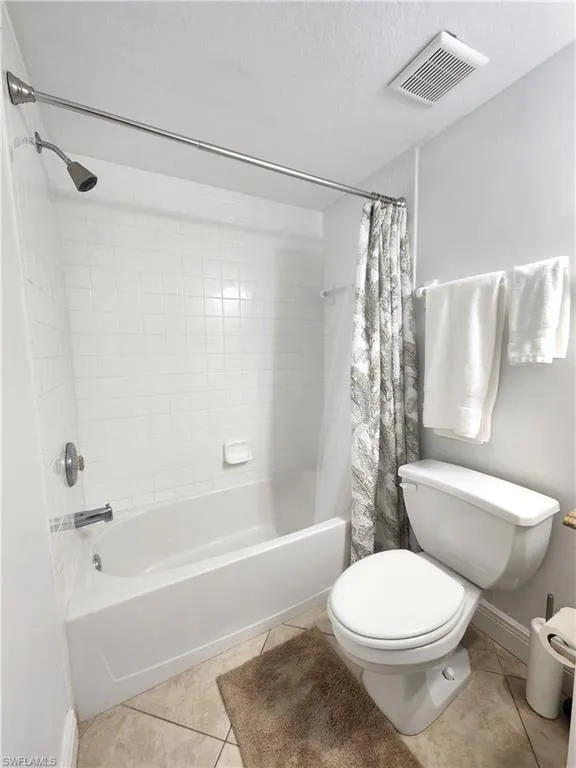 9640 Victoria Lane #305 Naples, FL 34109